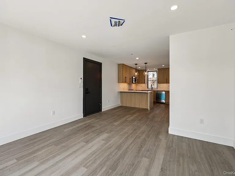 325 Manville #102 — Photo 6
