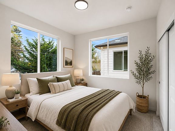5th image of 4806 SE 62nd Ave #4810