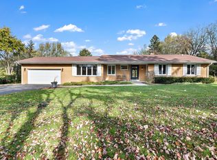 121 Howe Ter, Barrington, IL 60010