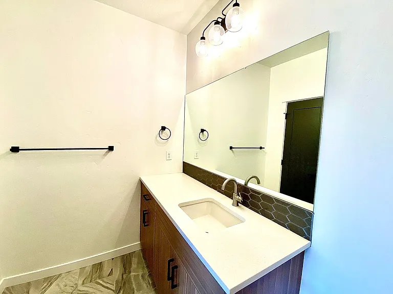 1274 E Echelon Ridge Ln — Photo 46
