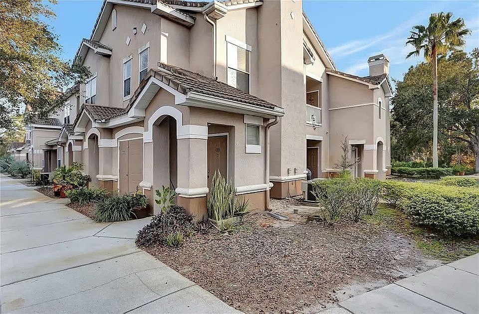 1st image of 10407 Villa View Cir #10407