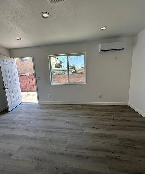 1649 N Avalon Blvd — Photo 5