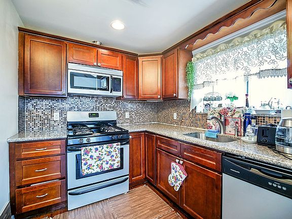 5th image of 5312 Avenue N