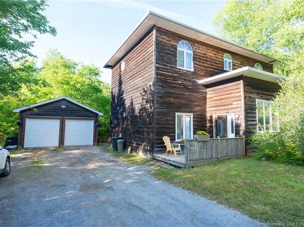 13 Iona Ave, Rothesay, NB E2E 3H6