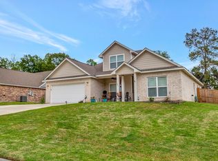 261 Rustic Pines Dr, Lufkin, TX 75904