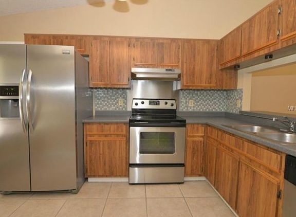 3rd image of 103 Lakeside Cir