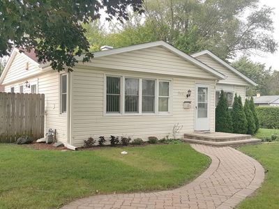 746 S Merle Ln, Wheeling, IL, 60090