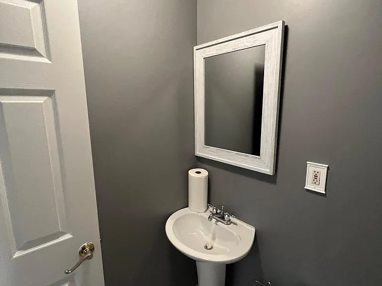 11211 Surry Woods Ct — Photo 25