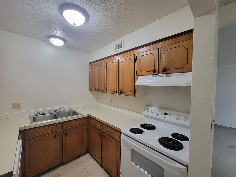 County View Apartments — Photo 36