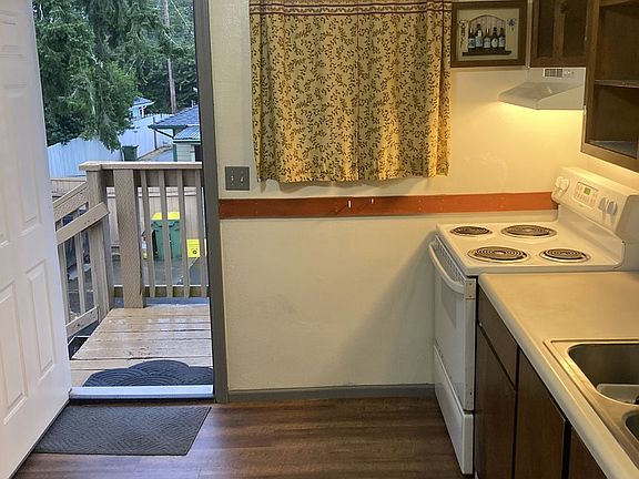 5th image of 1260 10th St #6