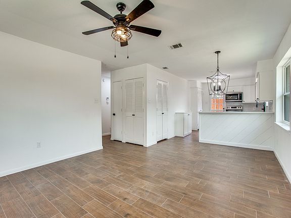 3rd image of 1307 Worthington St