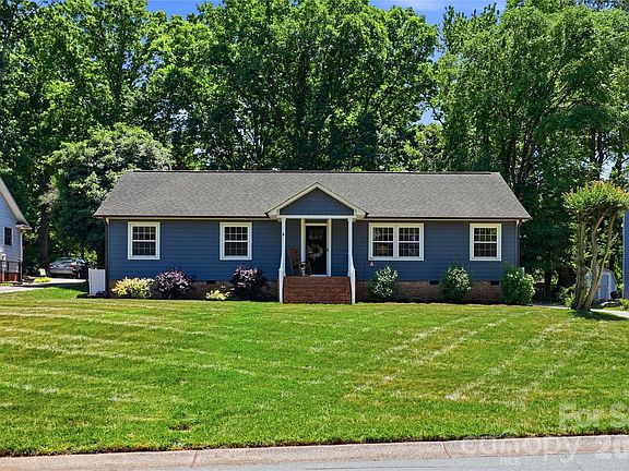 3rd image of 1061 Eaglewood Ave