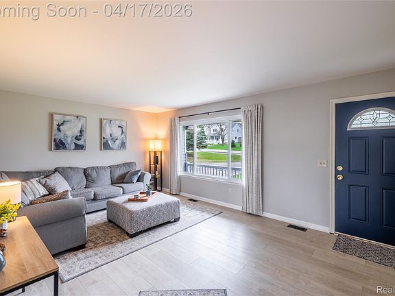 5th image of 5395 Howe Rd