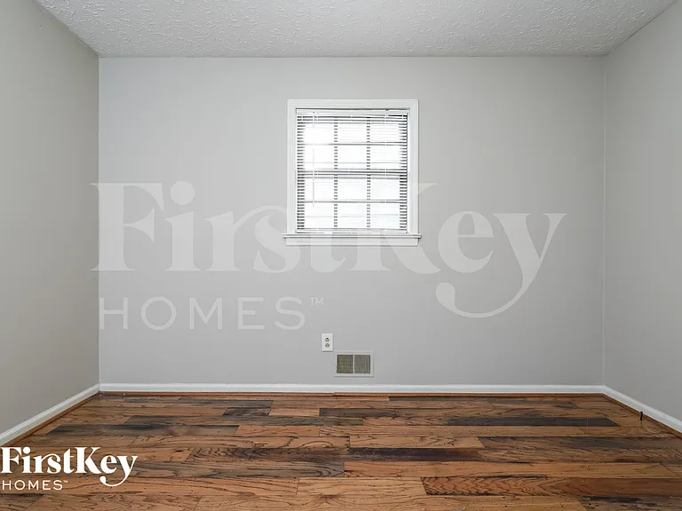 3704 Newport Dr — Photo 11