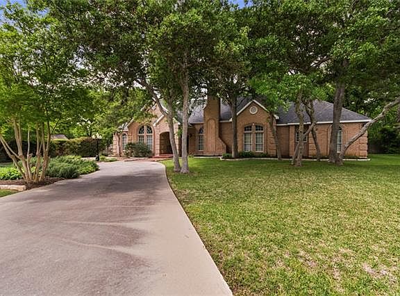 3rd image of 30201 Saint Andrews Dr