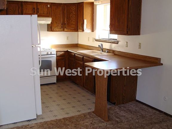 3rd image of 1014 N Loma Linda Ave