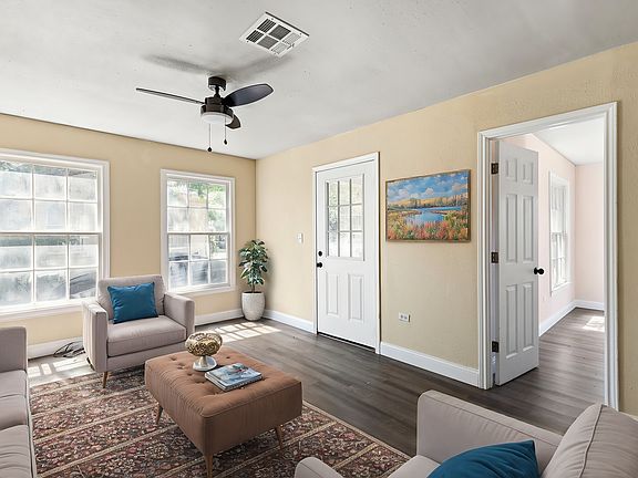 4th image of 3121 Colonial Ave