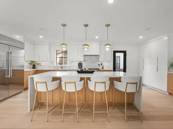 95 Stedman St #1, Brookline, MA 02446