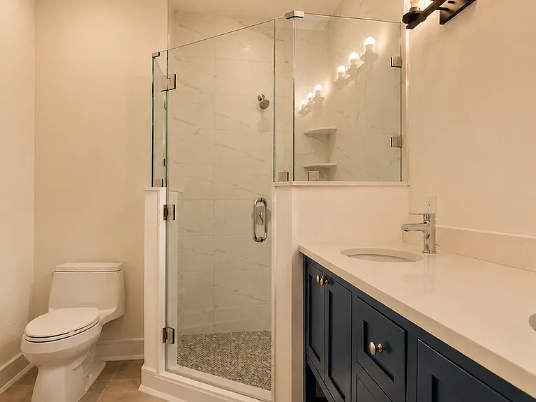 615 Hudson St #2 — Photo 4