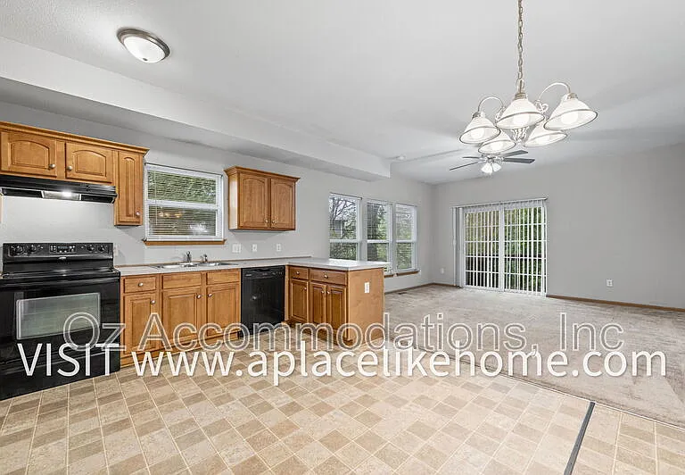 3300 N 103rd Pl — Photo 8