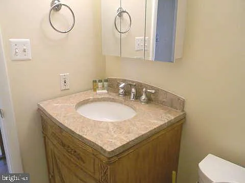 1741 S Hayes St #1 — Photo 16