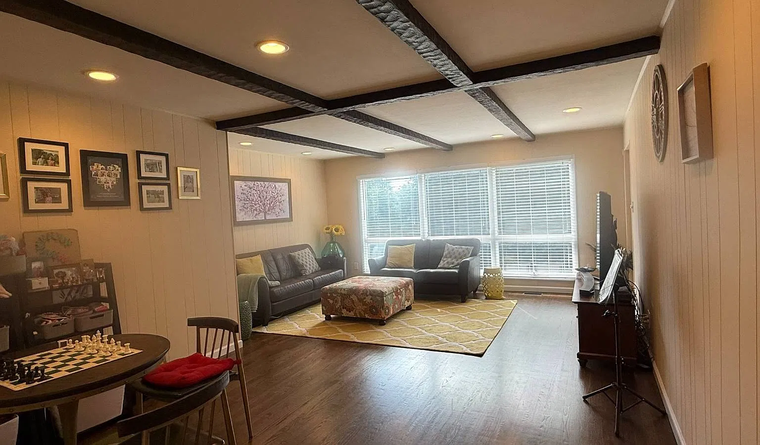4 bed, 2.5 bath, 2108 sqft, $7,300 — Photo 3