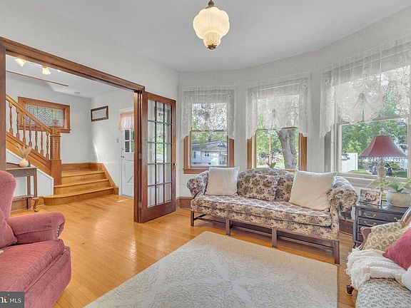 2nd image of 162 Edgewood Ave