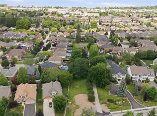 292 Main St W #A, Grimsby, ON L3M 1S4