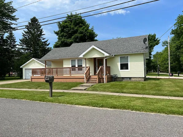 361 Rowe St, Conneaut, OH 44030