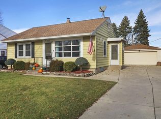 3466 E Waterford Ave, Saint Francis, WI 53235