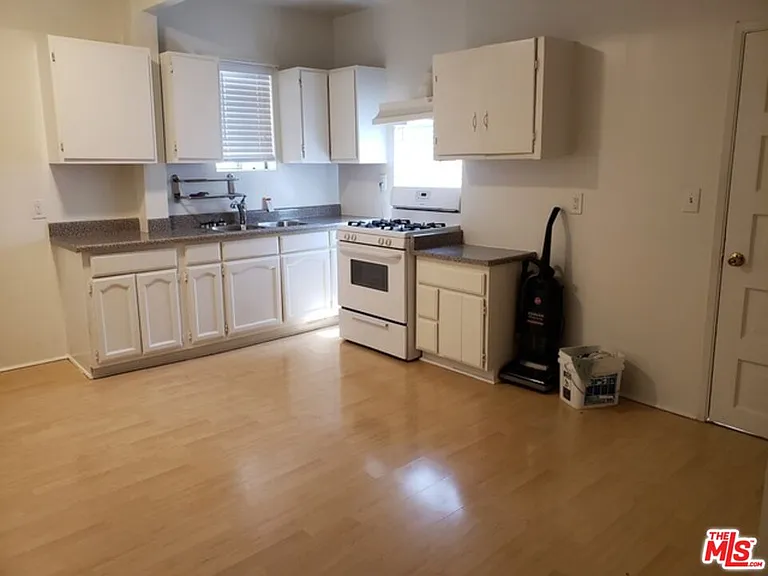 826 S Park View St #1 — Photo 3