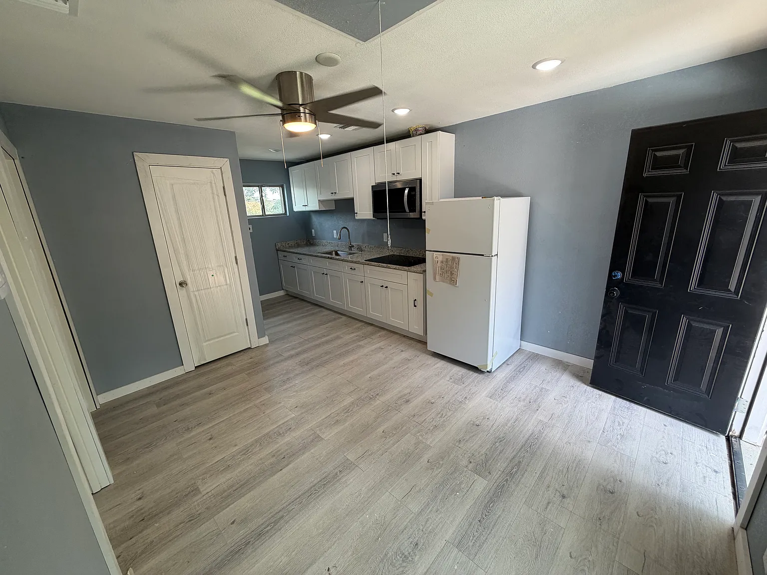 2 bed, $1,225 — Photo 2