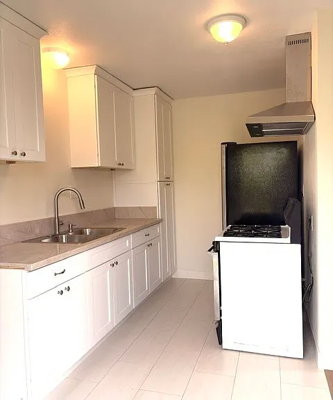 5335 El Monte Ave — Photo 8