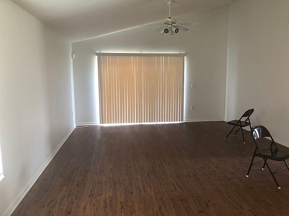 4th image of 610 Astor Dr