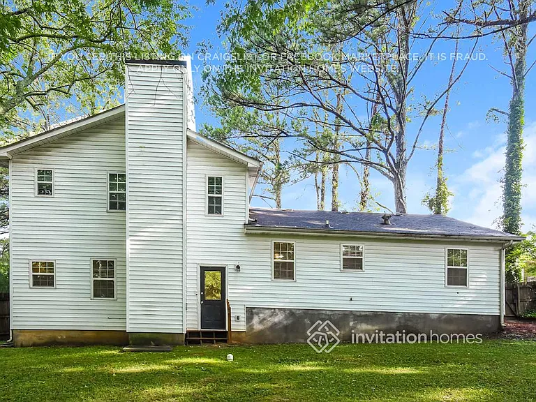 1545 Haynes Ct — Photo 2