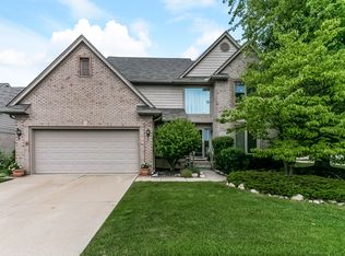 20371 Nicol Creek Dr, Macomb, MI 48044