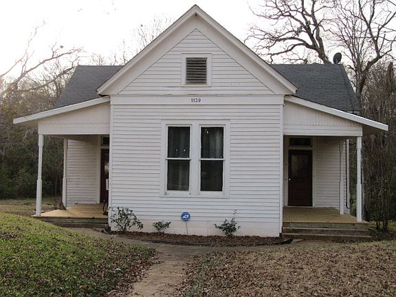 2nd image of 1139 S Magnolia St