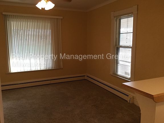 4th image of 432 NW Barstow St APT 1