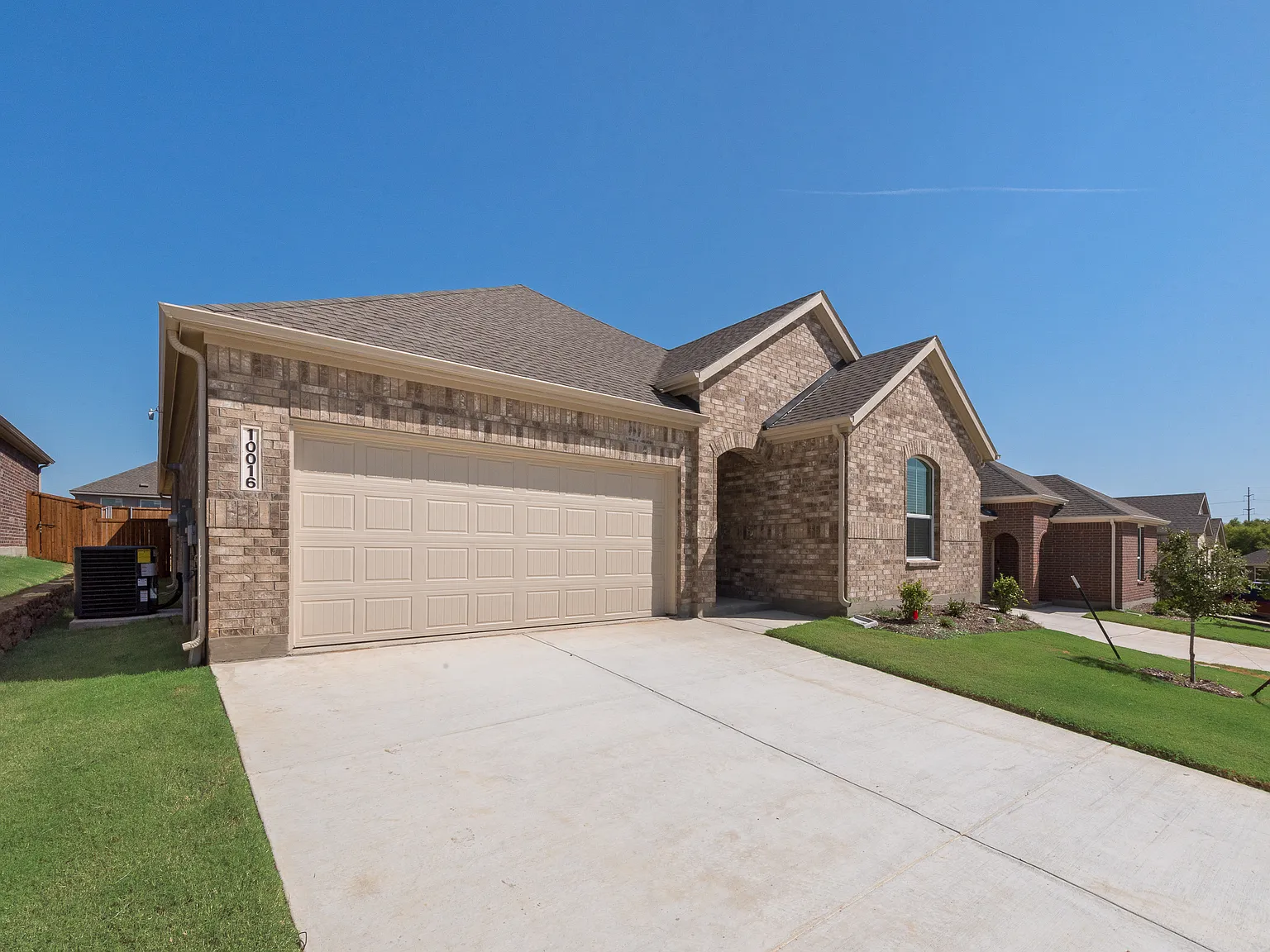 4 bed, 2062 sqft, $2,395 — Photo 3