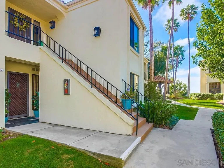 7312 Alta Vis — Photo 2