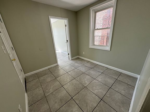 4th image of 96 Eaton Pl #1F