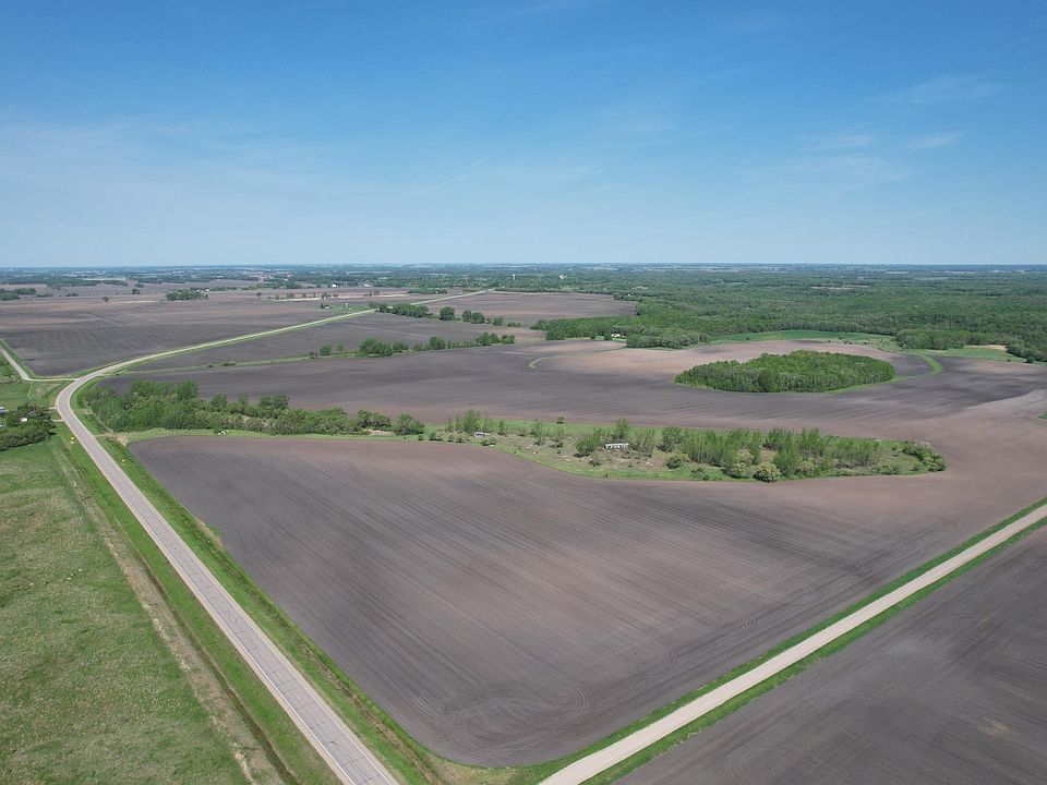 1st image of 400th St