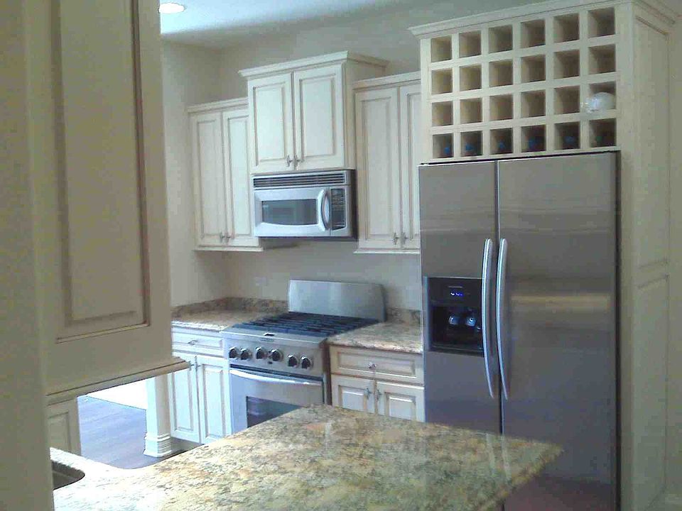 2nd image of 905 S Plum Grove Rd
