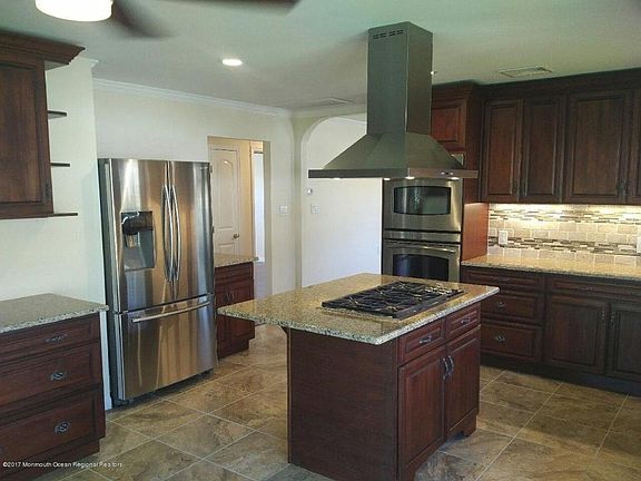 5th image of 307 Port Royal Dr