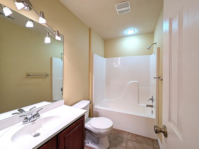 1114 Howell Rd #A — Photo 16