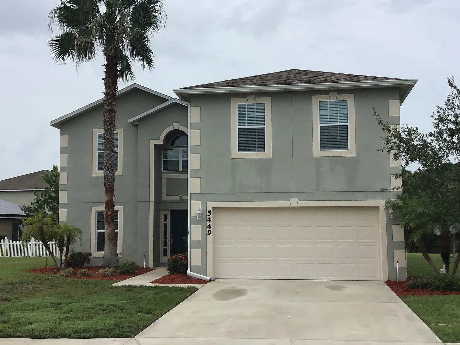 4 bed, 2.5 bath, 2818 sqft, $3,265 — Photo 1