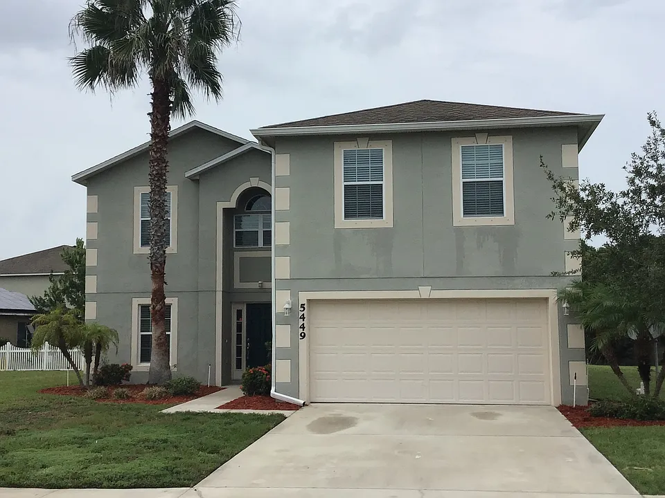 5449 NW Wisk Fern Cir