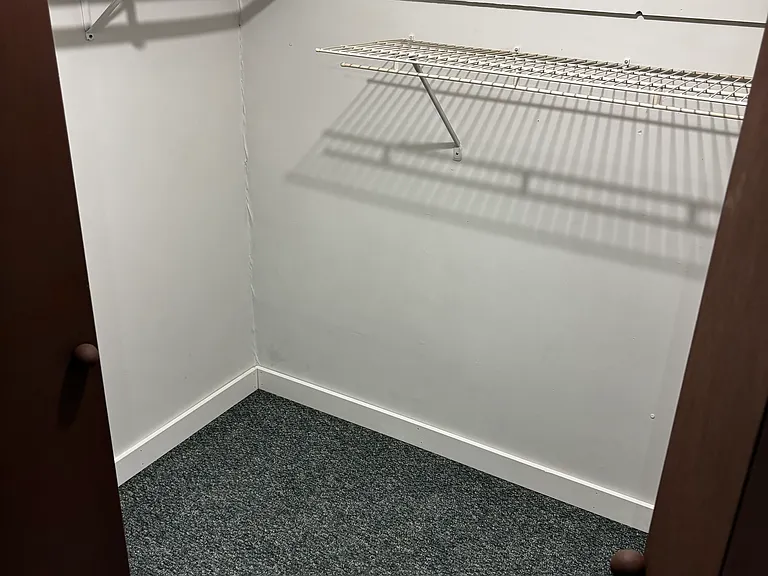 Walk-in closet 4'x8'