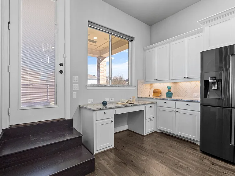 2812 Orchid St — Photo 46