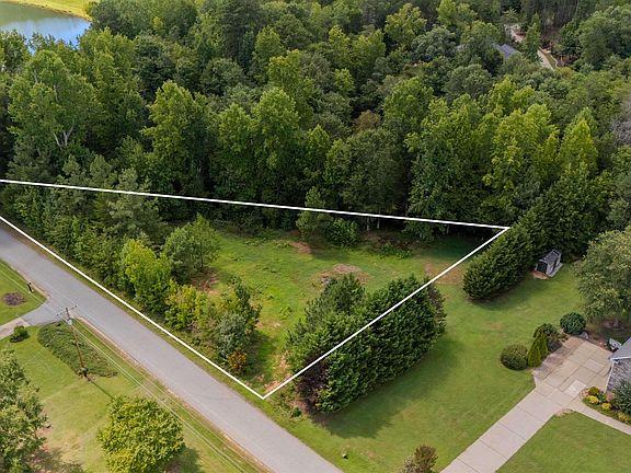 3rd image of 217 Richardson Rd